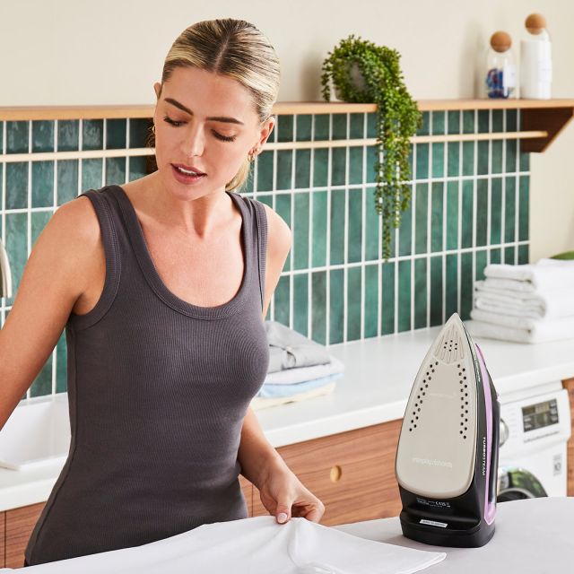 Morphy Richards 303140 Turbosteam 2800W Steam Iron - Purple